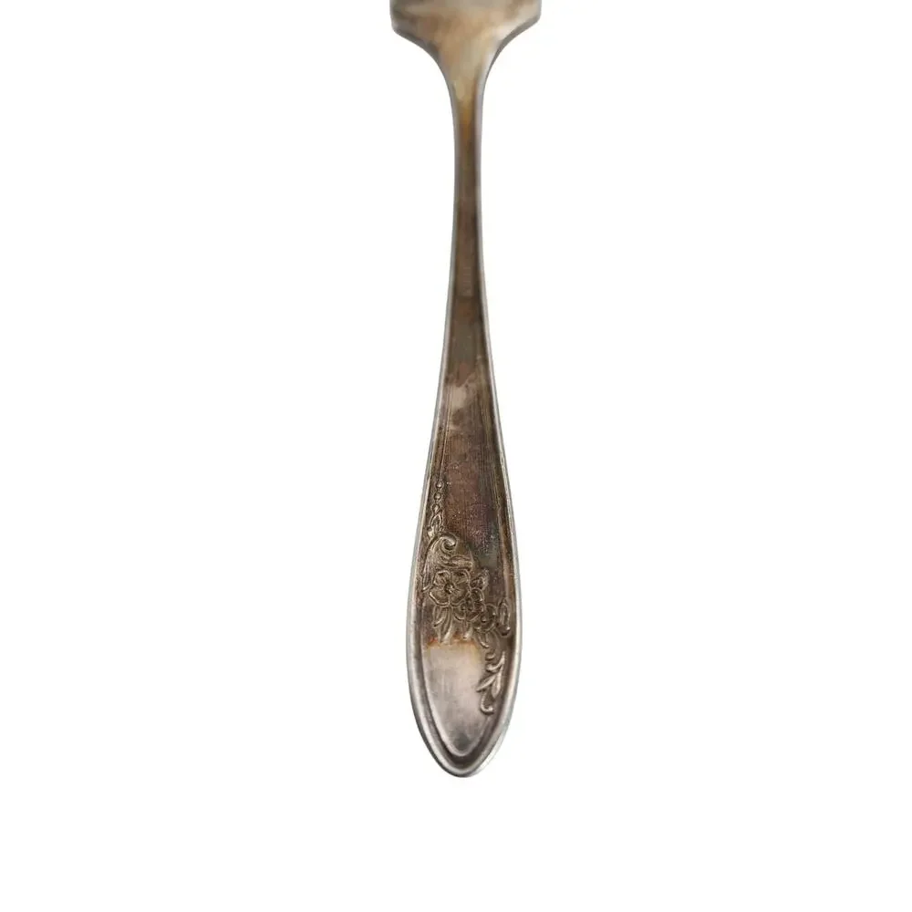 Oneida Queen Bess II 6.5in Silverplate Salad Fork 1946 Floral Clover Pierced